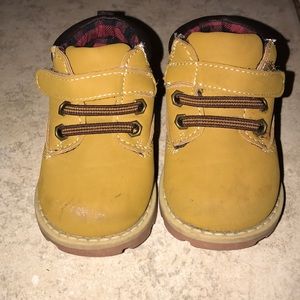 Boots baby size 4